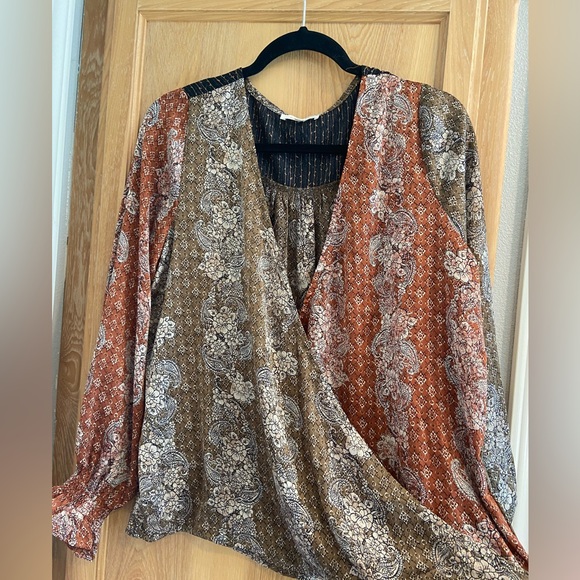 Mystree Silky Blouse - Picture 2 of 5